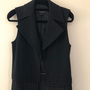 Trouve two piece vest.